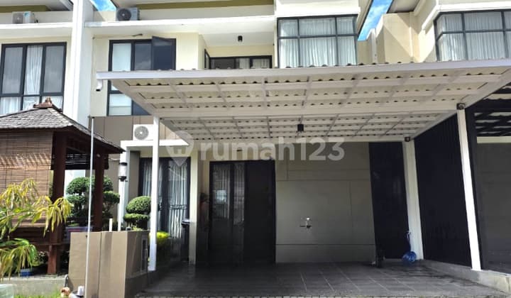 Semi Furnished Rumah Mewah Graha Padma Bebas Banjir