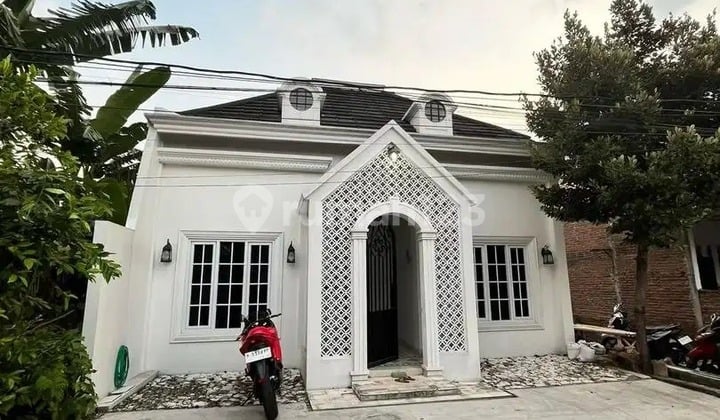 Comfortable Semi-Furnished Residence + Swimming Pool Jl Kaba Kedungmundu
