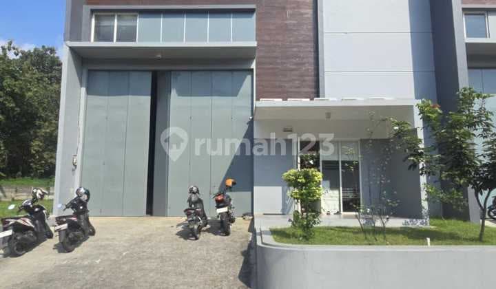 Jual cepat Gudang + Mess + furnished di kawasan industri BSB