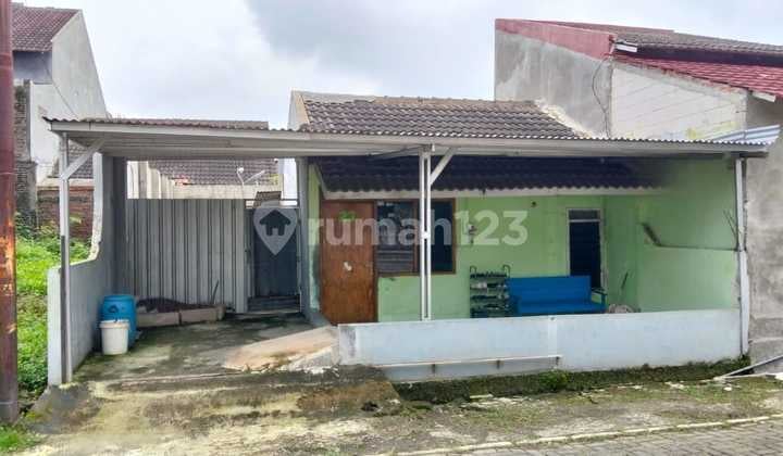 Affordable House on Jl Klentengsari Near Al Azhar and Toll Exit