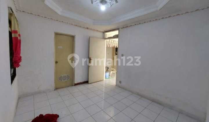 Dijual Rumah Tua Hitung Tanah di Daerah Gunung Batu Andir Kota Bandung