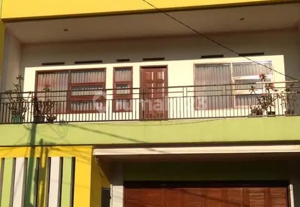 Dijual rumah di Dago Giri (dekat rumah miring & pramesta & dago dreampark) di pinggir jalan utama luas tanah 120meter, luas bangunan 200meter. Surat SHM.