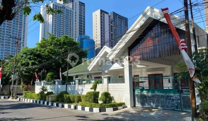 Rumah Luas Strategis Siap Huni Di Mayjjen Sungkono Surabaya Pusat