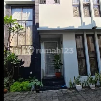 Quick Sale Town House Near MRT Fatmawati