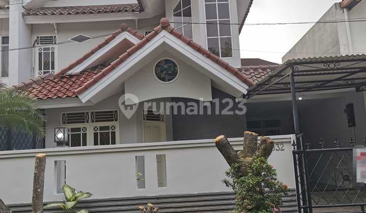 Jual Rumah Strategis Dekat Tol 2 Lantai di Bintaro