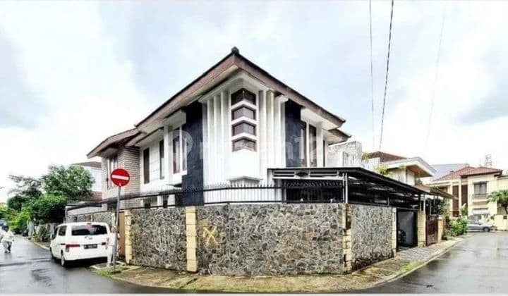 For Sale & Rent: Aesthetic 2-Story House, Suitable for Office or Residence, Kebayoran Baru