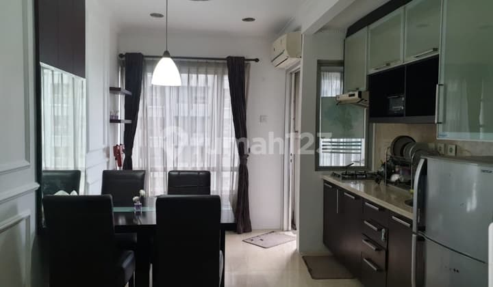 Apartemen Sudirman Park 2 Kamar Furnished Zona Tengah Hanya Tunai