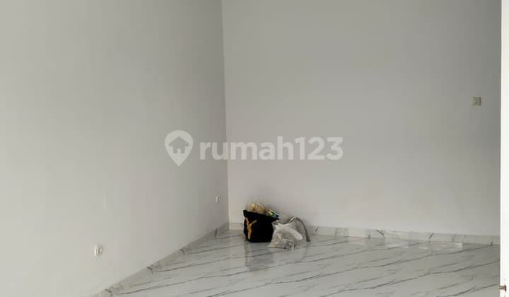 Dijual Rumah Rapih dan Siap Huni Sudah Renovasi Tinggal Bawa Koper
