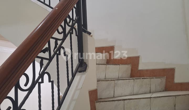 Dijual Rumah Taman Surya 5 Sudah Rapih Dekat dengan Pasar dan Sekolah