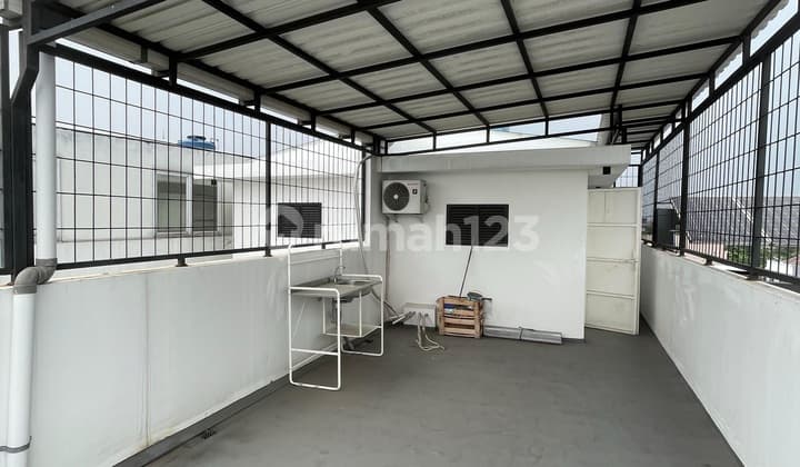 Dijual Ruko Baru di Aries Utama Puri Posisi Pinggir Jalan Cocok untuk Usaha atau Kantor