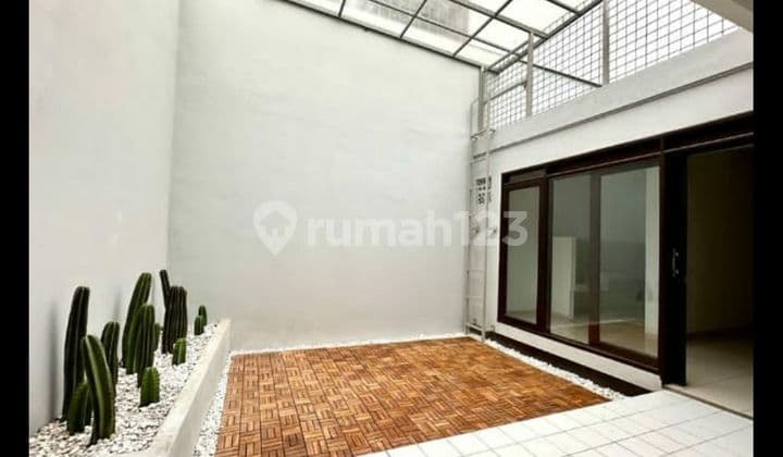 Disewakan Rumah Area Mekar Wangi Singgasana