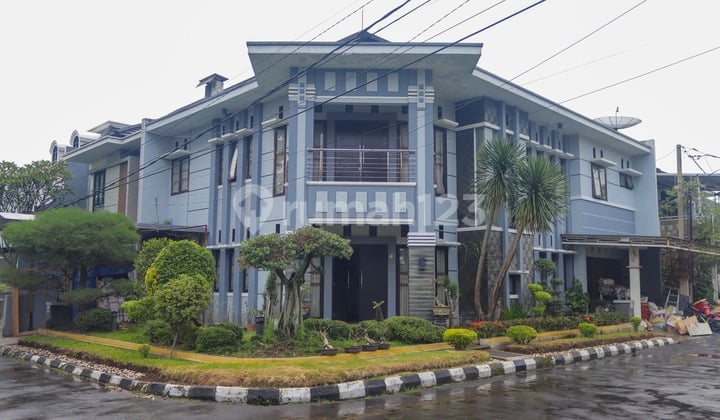 Dijual Rumah Lux Furnish Area Kembar Pasir Luyu Bandung