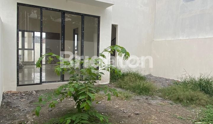 RUMAH MEWAH 2LANTAI DALAM KOTA