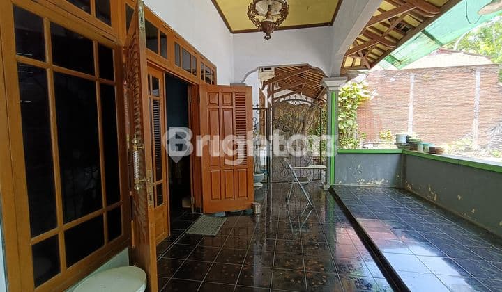 RUMAH HOOK PINGGIR JALAN UTAMA