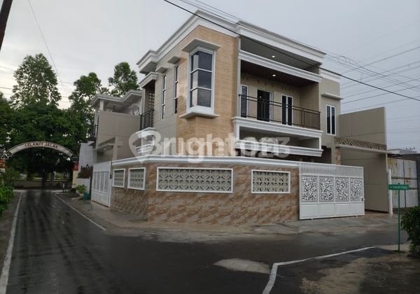 Rumah Mewah Hook Jajar Laweyan Solo Kota