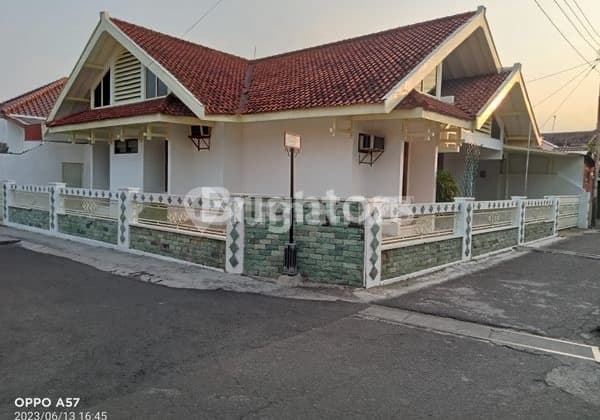 Hook House Near Solo Paragon Mall Mangkubumen Banjarsari