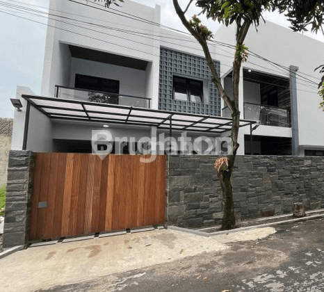 Rumah Mewah Baru Siap Huni Di Jajar Laweyan Solo