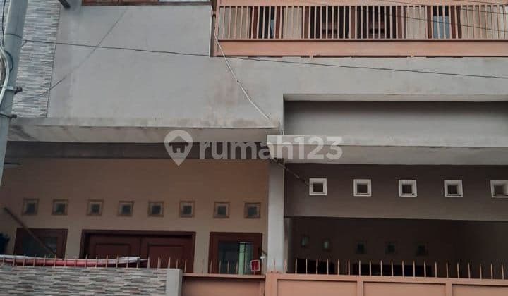 Rumah tingkat 2 kampung Paradaise