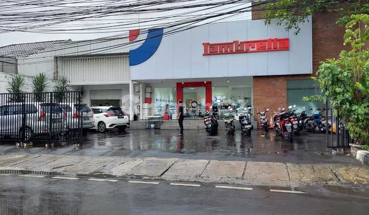 FOR RENT BUILDING IN AMPERA RAYA JAKARTA SELATAN Lt.750, Lb.500