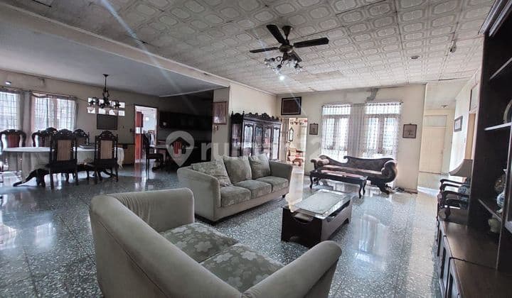 3 Dijual Rumah Tua Hitung Tanah Kebayoran Baru Jakarta Selatan.