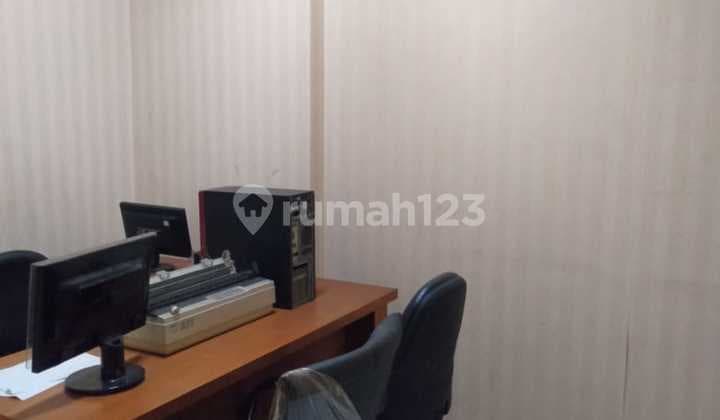 4. Dijual Ruko 4 Lantai Siap Pakai Bonus Perusahaan Fatmawati Raya.