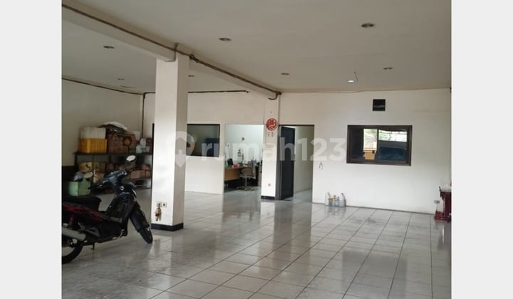 Rumah usaha / Ruko 2,5 lantai nol jalan Raya Kenjeran lebar 10 meter zona komersial jalan kembar