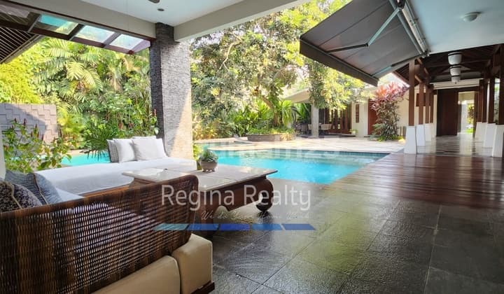 Dijual Rumah Luas Cantik Area Cilandak Barat