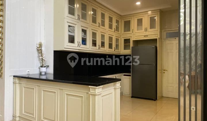 Disewakan Rumah Cocok U/Klinik,Kantor Tebet Jakarta Selatan