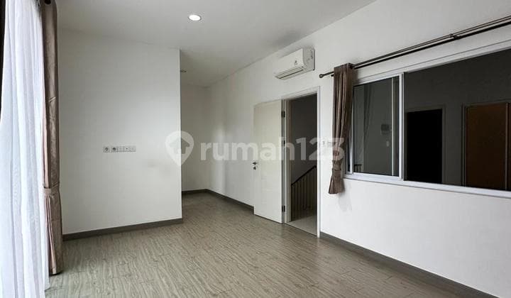 Disewakan Rumah 2Lt The Riviera Metland Puri