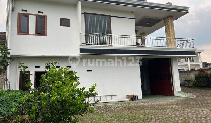 Rumah Megah Tanah Luas dengan View Cantik di Padalarang