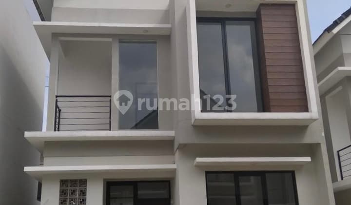 Rumah 2 Lantai Siap Huni Wilayah Perumahan di Padasuka