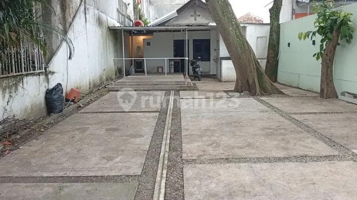 Ruang Usaha Strategis di Main Road Riau Bandung