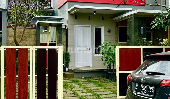 Rumah 2 Lantai Asri Wilayah Perumahan di Cimahi Utara