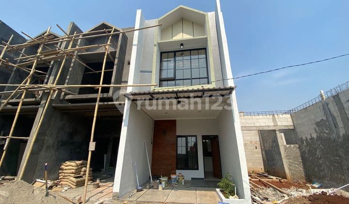 DIJUAL RUMAH 2 LT 5 MENIT KE STASIUN DALAM CLUSTER STRATEGIS