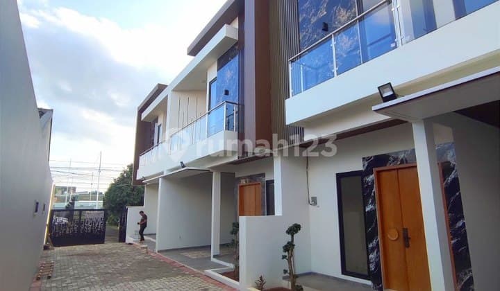 Rumah di Cilodong 2 Lantai Dekat Rs Hga Depok Pinggir Jalan