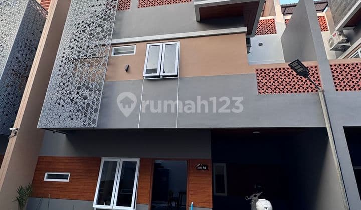 Rumah Jagakarsa Siap Huni 2 Lt+Rooftop Dekat Exit Tol dan Stasiun