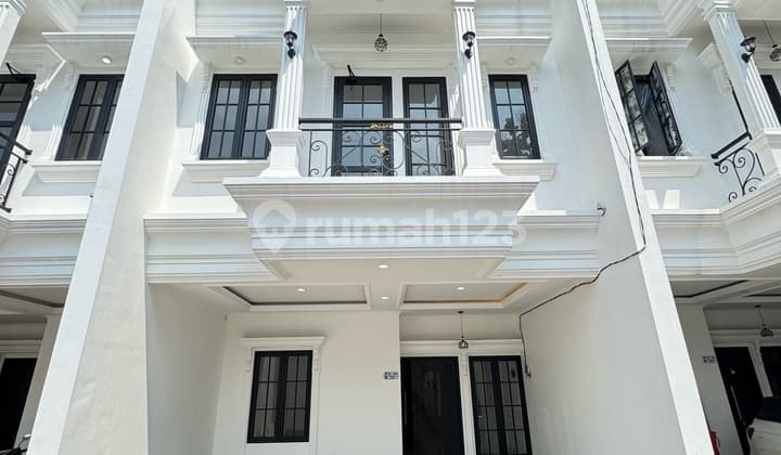 Rumah Tanah Baru Kavling Ui 3 Lantai + Rooftop American Classic