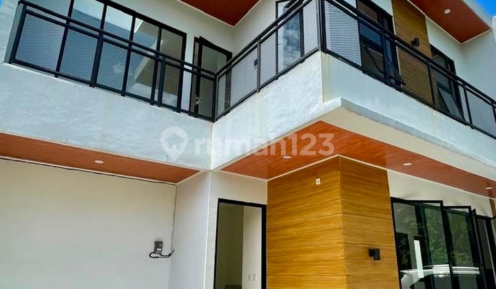 Rumah Jatijajar Depok Tanah Luas Pinggir Jalan Siap Huni