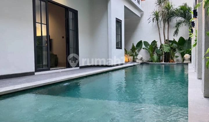 For Rent New Brand Villa Ungasan 3 Lantai Rooftop Dekat Gwk Full Furnishluas Tanah 265M²Luas Bangunan 350M²3 Kamar Tidur 4 Kamar Mandipdamlistrik 7700Imbhadap Selatan Full Furnish➡️Seling Point :1 Menit ke Gwk15 Menit ke Pantai Pandawa15 Menit ke Pantai M