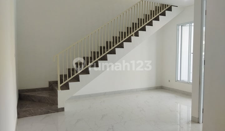 Dijual RUMAH BARU 2 lt siap huni HOOK murah nyaman selangkah ke juanda merr tol