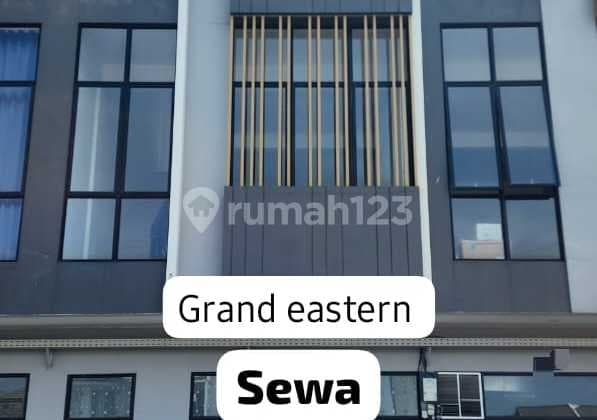 Rent a 3-story shop house ready for business, flood-free - Located in Hangtuah, densely populated area.