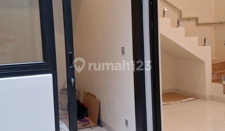 Rumah Baru Kualitas Premium 2 Lt Sby Timur Dkat Mal Kampus Skolah