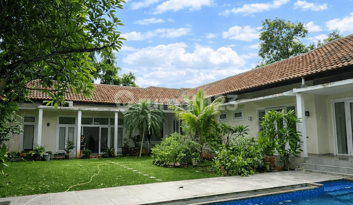 Rumah Mewah di Kemang Utara