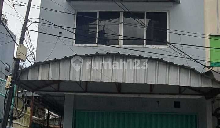 Disewakan Ruko Hoek 3 Lantai Lokasi Strategis Pademangan, Jakarta Utara