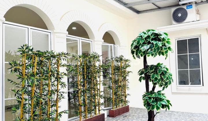 Rmh Cluster Alicante Gading Serpong Jl. Alicante Barat; Hadap Selatan LT : 8x18=144; LB: 170 3+1 KT; 4+1KM.