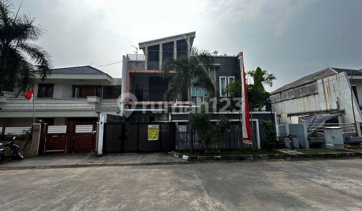 Dijual Cepat Rumah Siap Huni di Green Garden Jakarta Barat