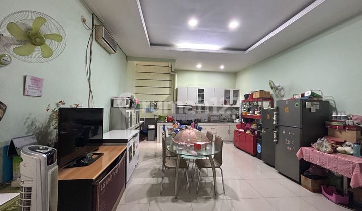 Dijual Cepat Rumah 3 Lantai Siap Huni di Tomang Jakarta Barat