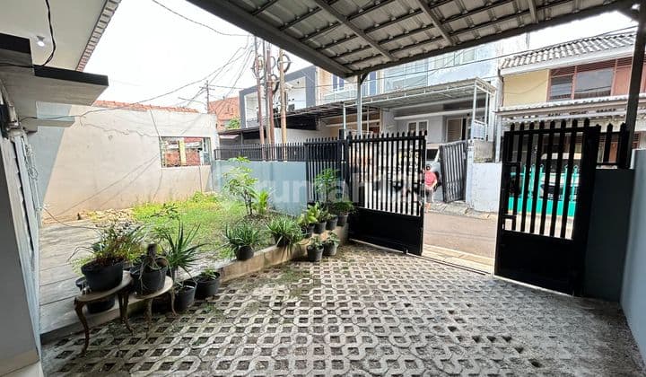 Quick Sale House in Meruya Ilir, West Jakarta
