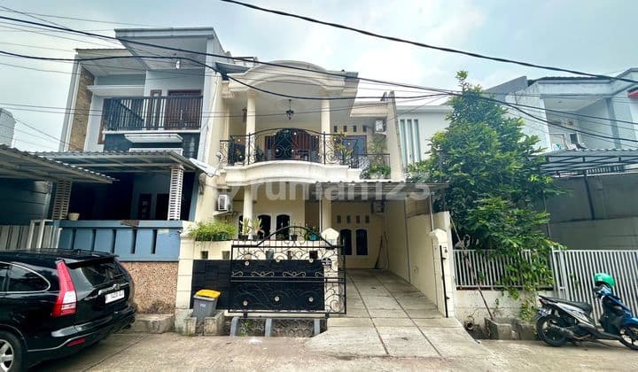 Quick Sale Ready-to-Live House in Srengseng, West Jakarta