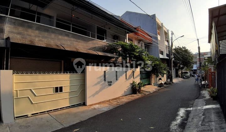 For Sale Ready-to-Occupy House in Tomang, West Jakarta